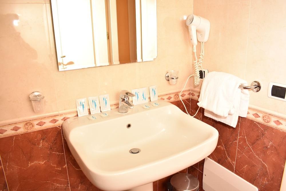 Hotel Miravalle Napoli Bagian luar foto
